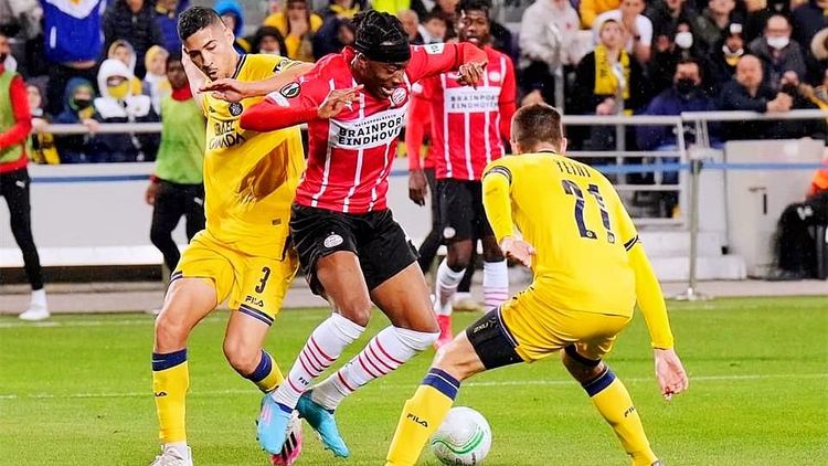 杜兰特与火箭全队集体击败追梦格林，引发热议