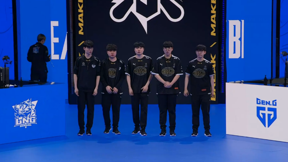 但偏偏在英 但偏偏在英