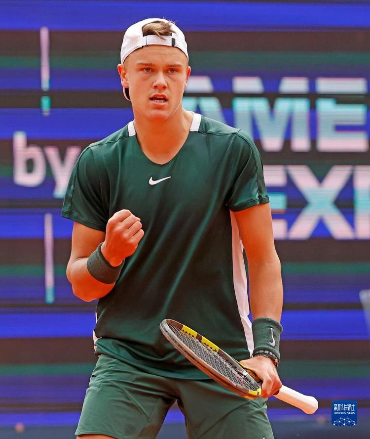 引发公众争 引发公众争